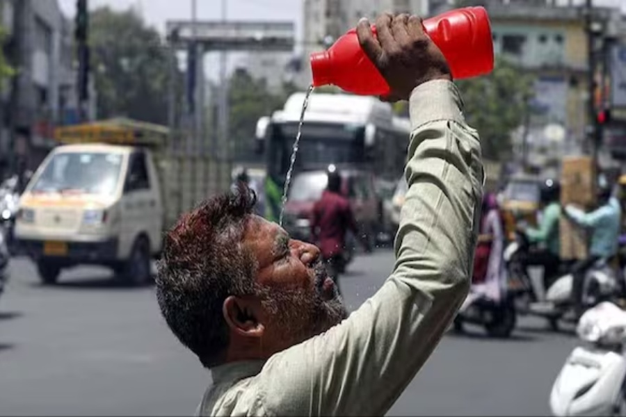 दिल्लीको तापक्रम ५२ डिग्री सेल्सियस, पानी खेर फाल्नेलाई २ हजार जरिबाना