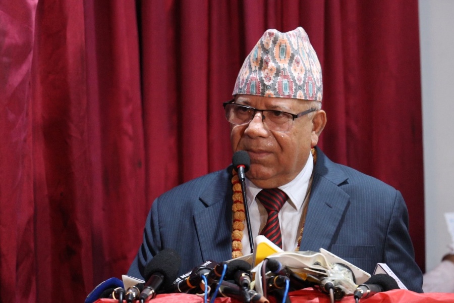 नेताहरूले आफूलाई केन्द्रबिन्दुमा राख्दा देश विकास हुन सकेन  माधव नेपाल