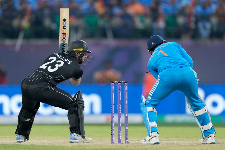 विश्वकप क्रिकेट भारतद्वारा न्युजिल्यान्ड ४ विकेटले पराजित