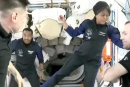 अन्तरिक्ष स्टेसनमा पुग्ने पहिलो अरबी महिला बनिन् रायना बर्नावी