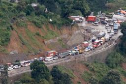 नारायणगढ–मुग्लिङ सडकमा थप १५ दिन दिउँसोमा सवारी बन्द गरिने