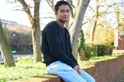 नेपाली विद्यार्थीलाई हिरासतबाट छाड्दै बेलायतले लेख्यो ‘माफीपत्र’