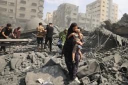 इजरायलको हमलामा गाजाबासीको बिचल्ली, ५० हजार गर्भवती महिला सुरक्षित ठाउँ खोज्दै