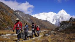 विश्व पर्यटन दिवस मनाइँदै: नेपालमा ८ महिनामा ६ लाख पर्यटक भित्रिए