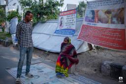 ११९ दिनदेखि माइतीघरमा धर्नारत आरतीको परिवारः अबेर राति ब्यानर काटिएपछि ‘प्रहरीबाटै त्रस्त’