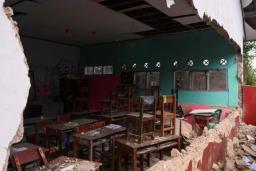 इन्डोनेसियामा भूकम्पमा परी मृत्यु हुनेको संख्या ३२१ पुग्यो