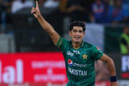 पाकिस्तानविरुद्ध नेपालको खराब शुरूआत, २ ओभरमै ३ विकेट गुमायो