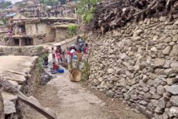 जुम्लामा स्वच्छ पानी अभाव: महिनावारीको बेला समस्यामा महिला