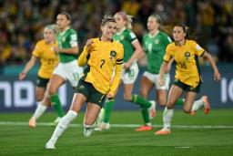 महिला विश्वकप : डेब्यू गरेको आयरल्यान्डमाथि अस्ट्रेलियाको जित