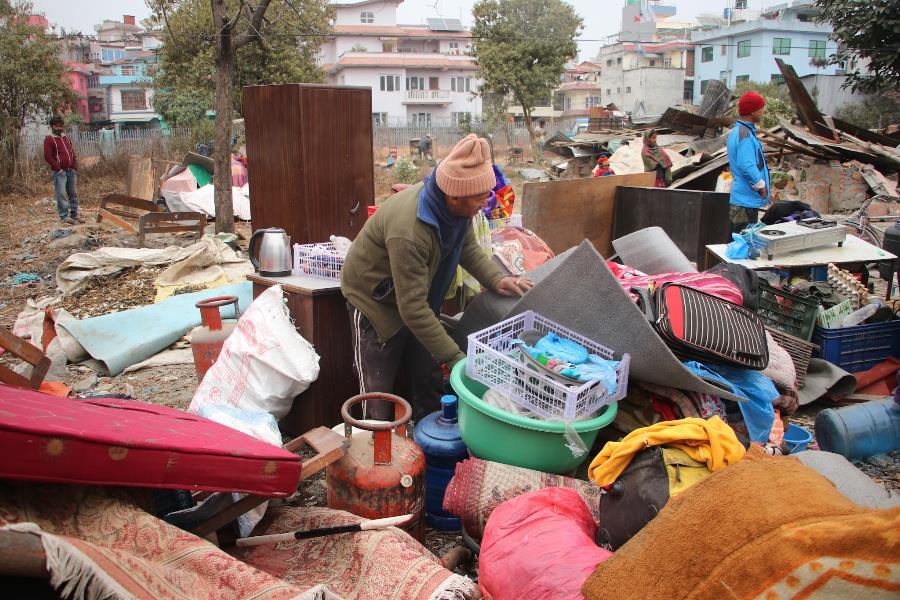 आलोकनगरमा महानगरले चलायो डोजर