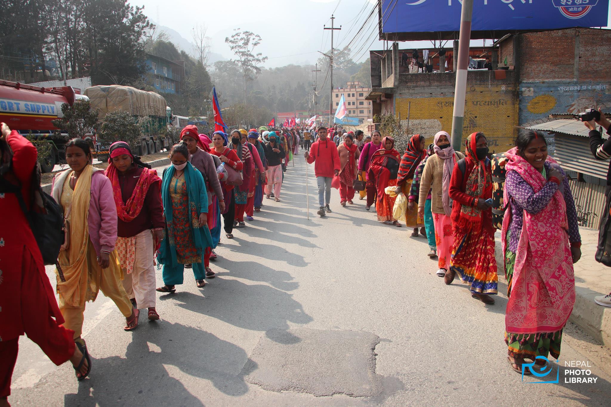 लघुवित्तविरुद्ध पैदलयात्रा गर्दै काठमाडौँमा 