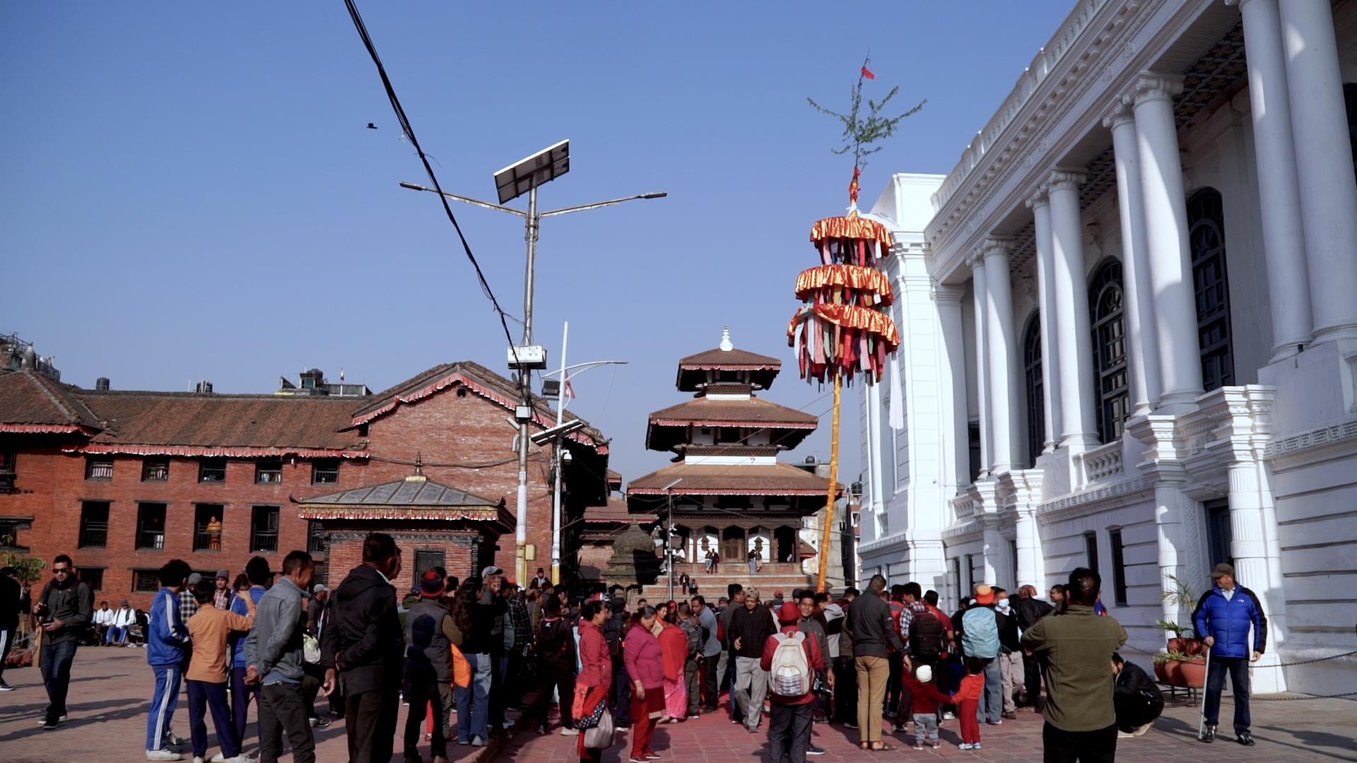 वसन्तपुरमा चीर ठड्याएसँगै शुरू भयो होली