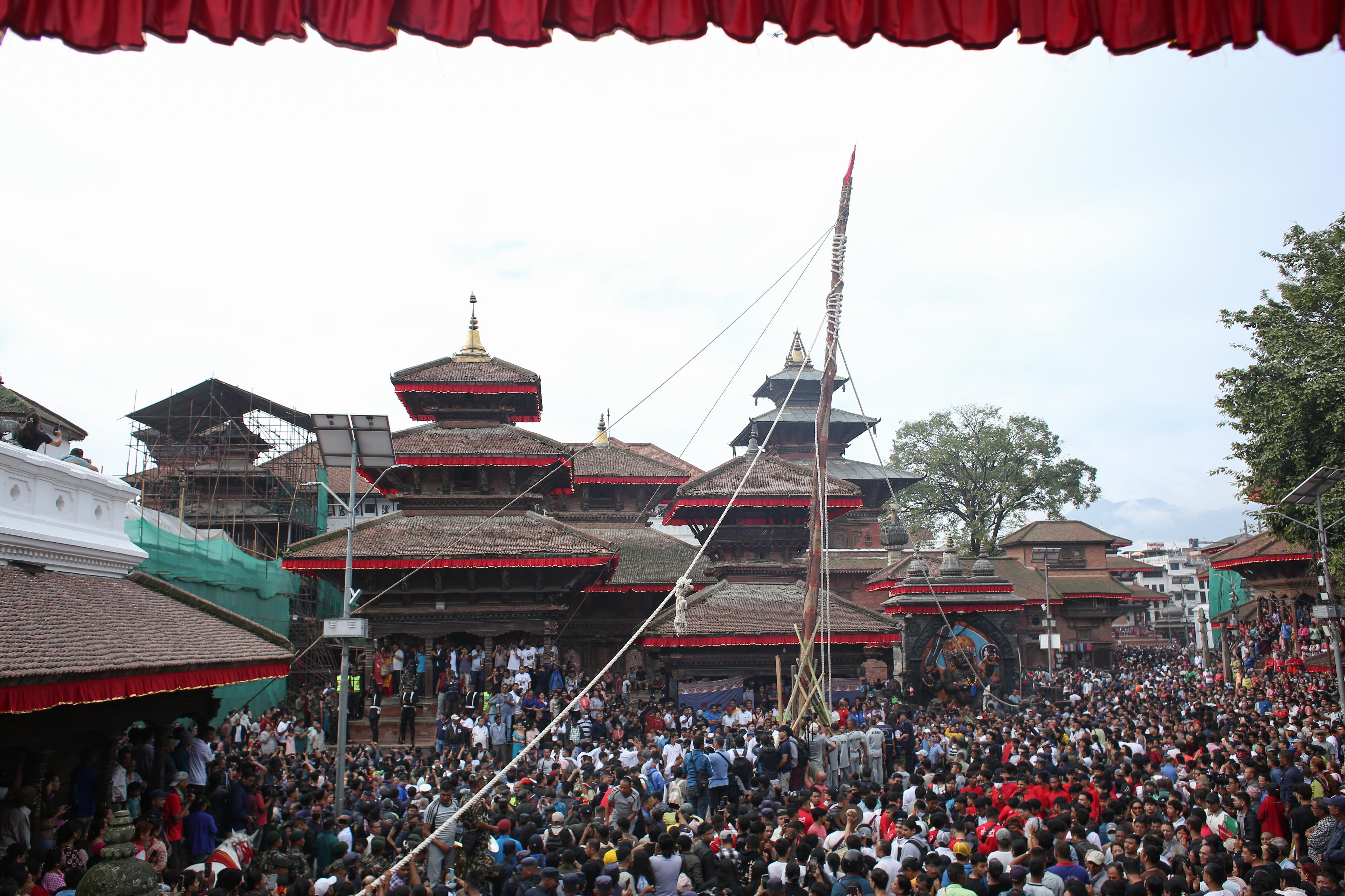 काठमाडौँ उपत्यकामा शुरू भयो इन्द्रजात्रा

