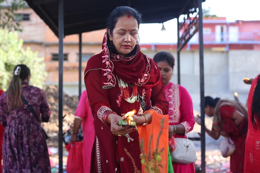 ऋषेश्वर मन्दिरमा भक्तजनको भीड