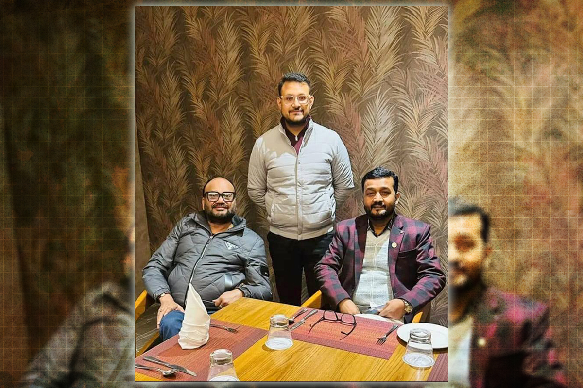 राजेश अग्रवाल, अकुर भङर अग्रवाल, प्रदीप यादव।