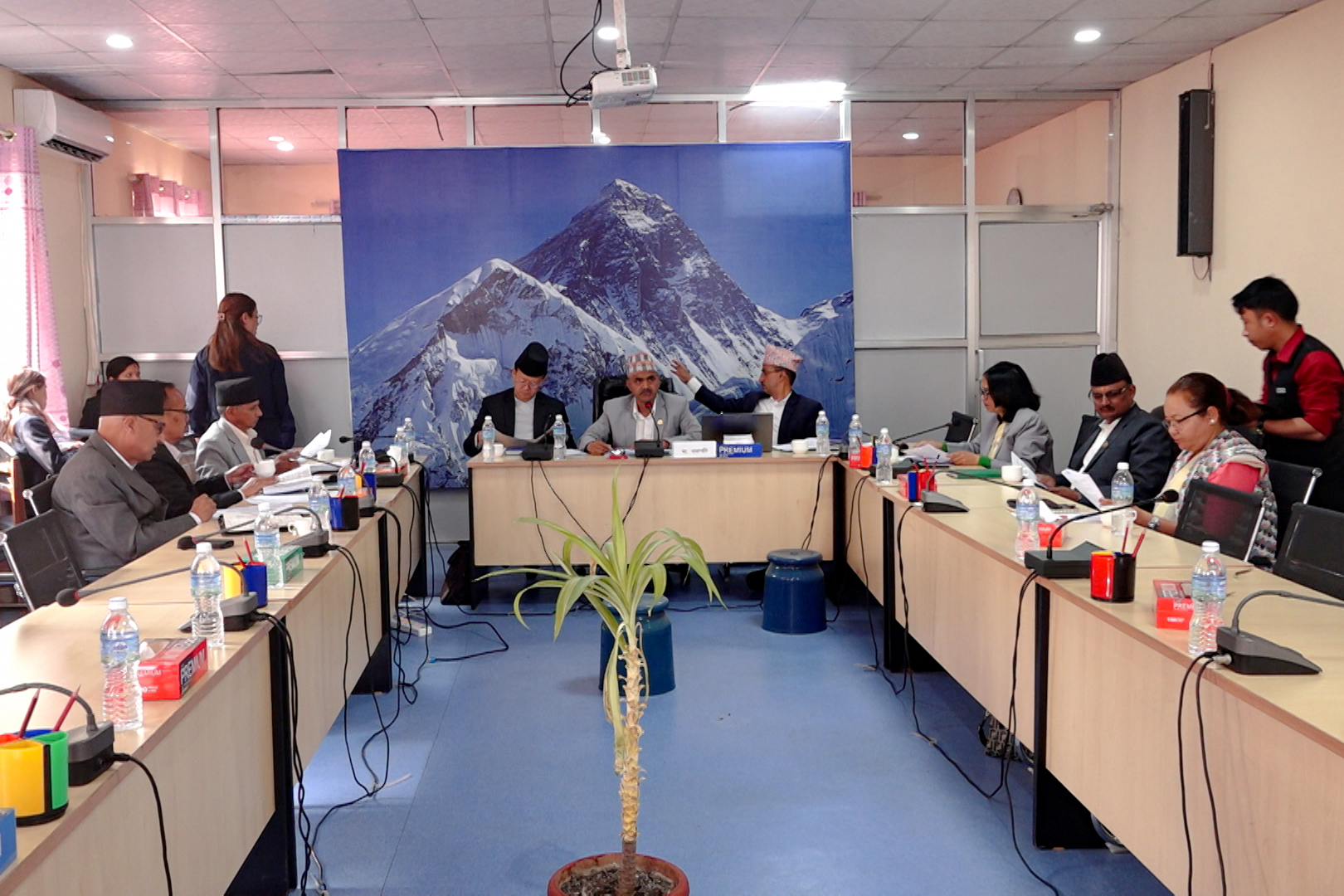 जनता विश्वस्त हुने किसिमले नीति तथा कार्यक्रम तय गर्न संसदीय समितिको सुझाव