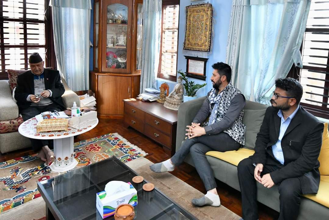 राजेन्द्र लिङ्देन र रवि लामिछाने बालकोटमा