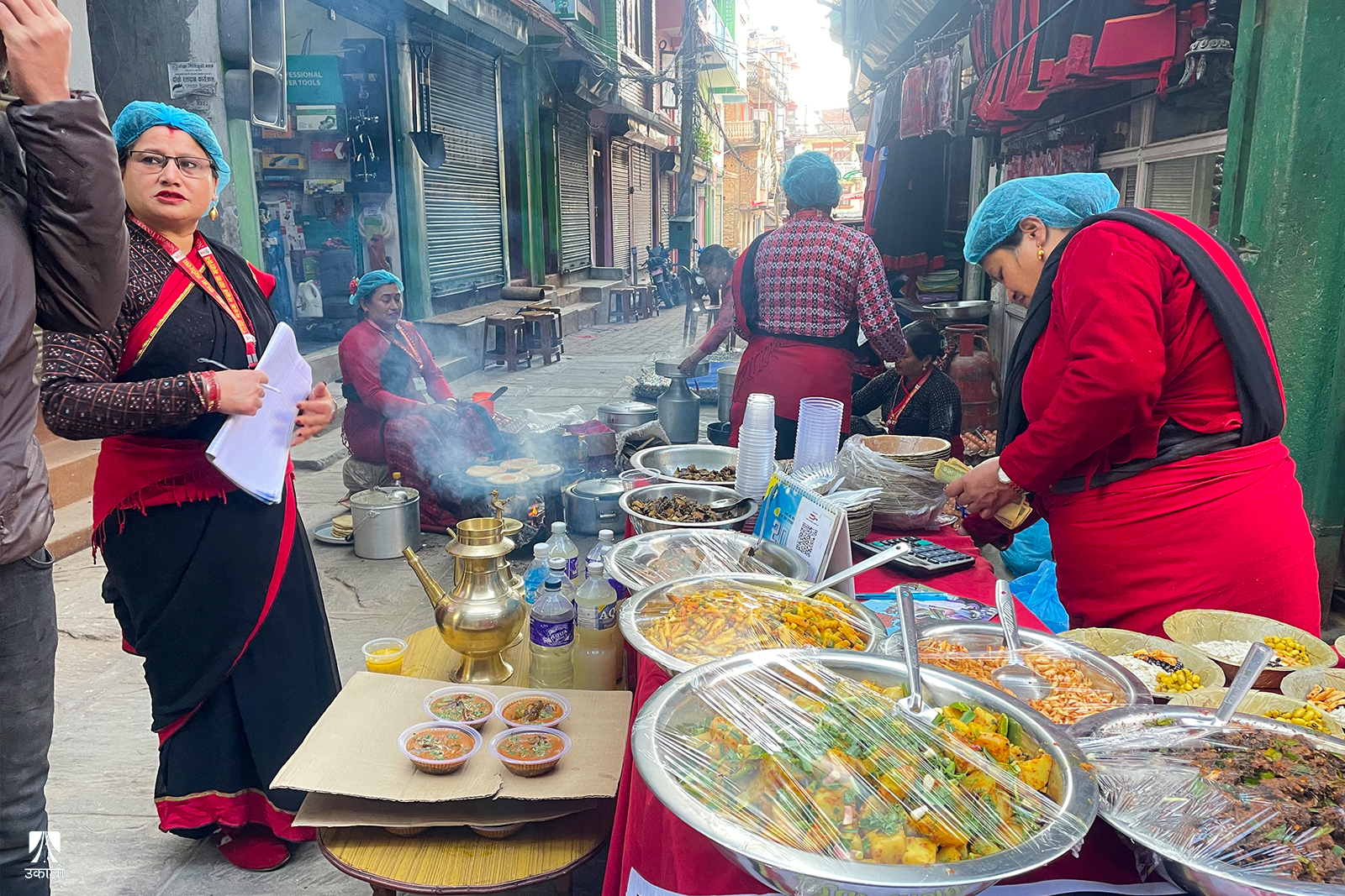 टोखाकी कृष्णदेवी श्रेष्ठ र उनको समूह।