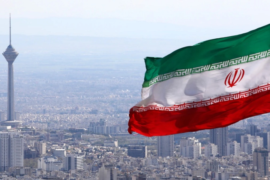 कपाल नढाकेको भन्दै इरानमा २ महिला पक्राउ