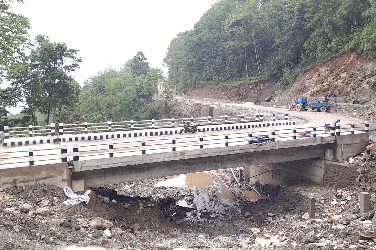 मध्यपहाडी लोकमार्ग: भालुखोला र मेवाखोलामा पक्की पुल