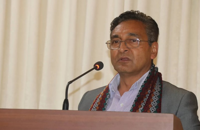 टोपबहादुर रायमाझीलाई एमालेले गर्‍यो निलम्बन