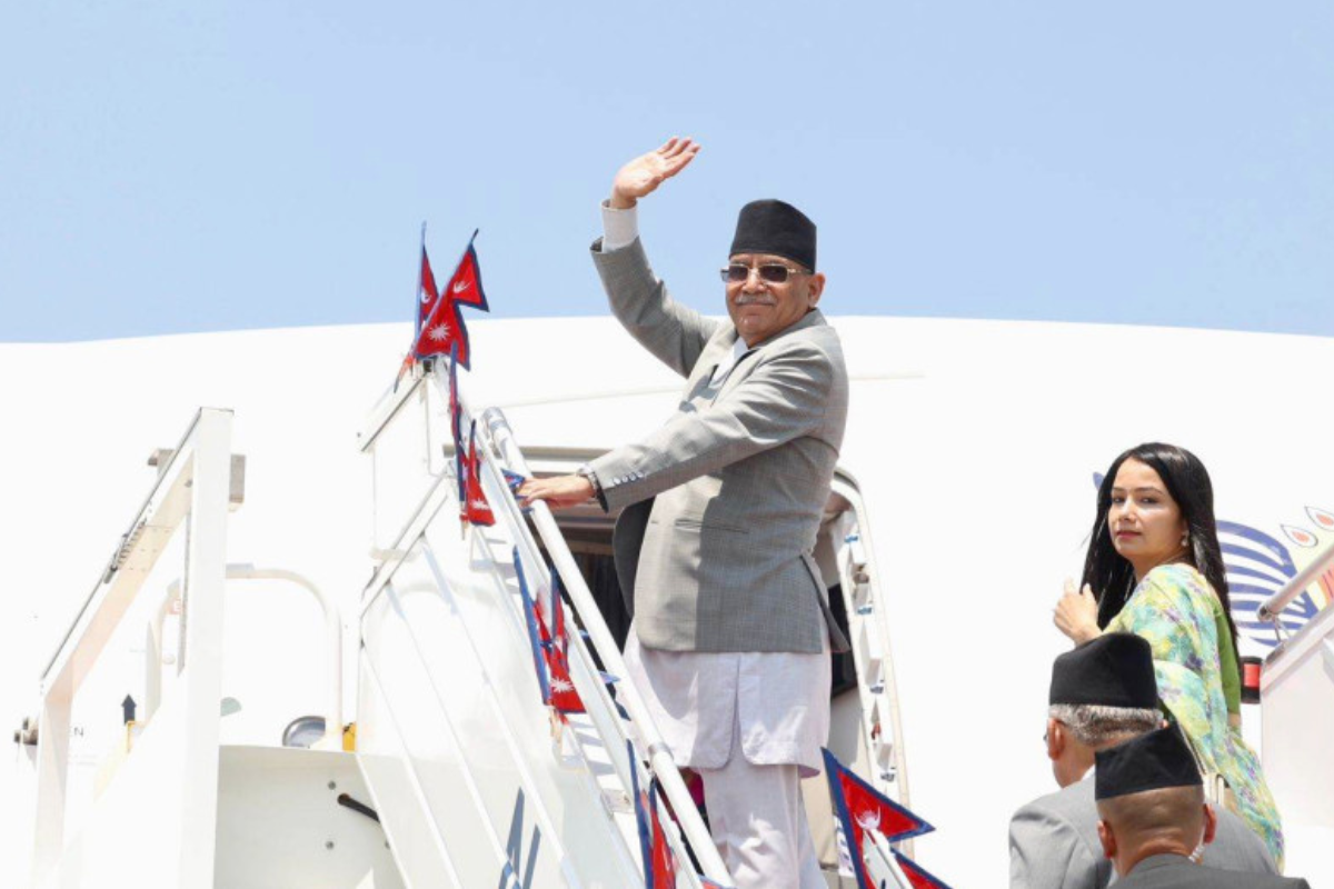 ११ महिनामा प्रधानमन्त्री दाहाल ३३ दिन विदेशमा