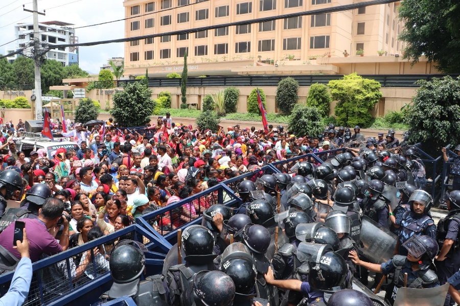 नयाँ बानेश्वरमा लघुवित्त पीडितको प्रदर्शन, ६ जना पक्राउ