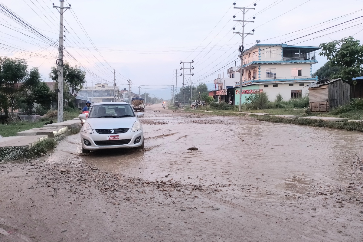 ३ वर्षमा सक्नुपर्ने सडक ५ वर्षमा पनि बनेन