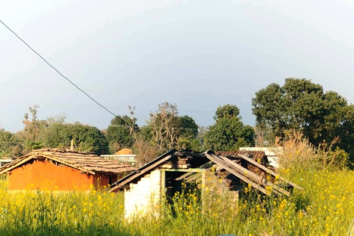 गुन्यालफाँटाका बादी परिवार घरमा ताला लगाएर भारततर्फ