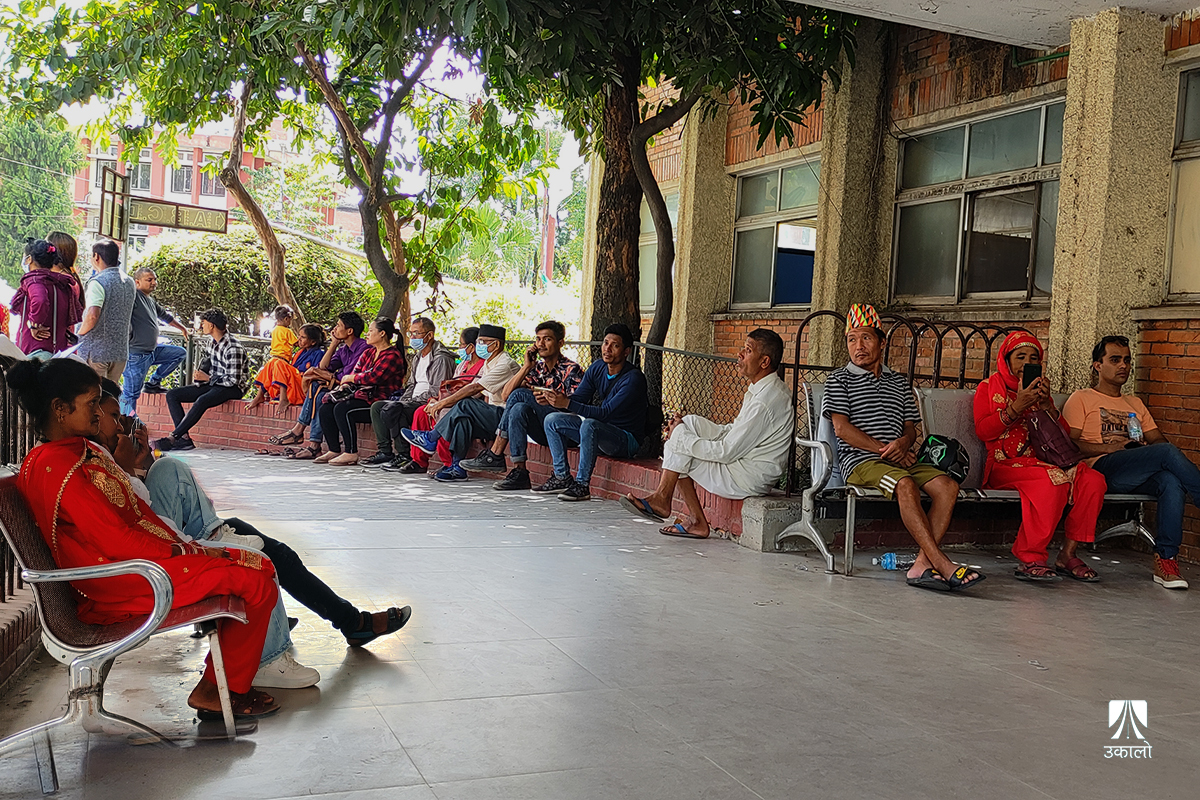 डाक्टरको हडतालले शिक्षण अस्पतालमा बिरामी अलपत्र