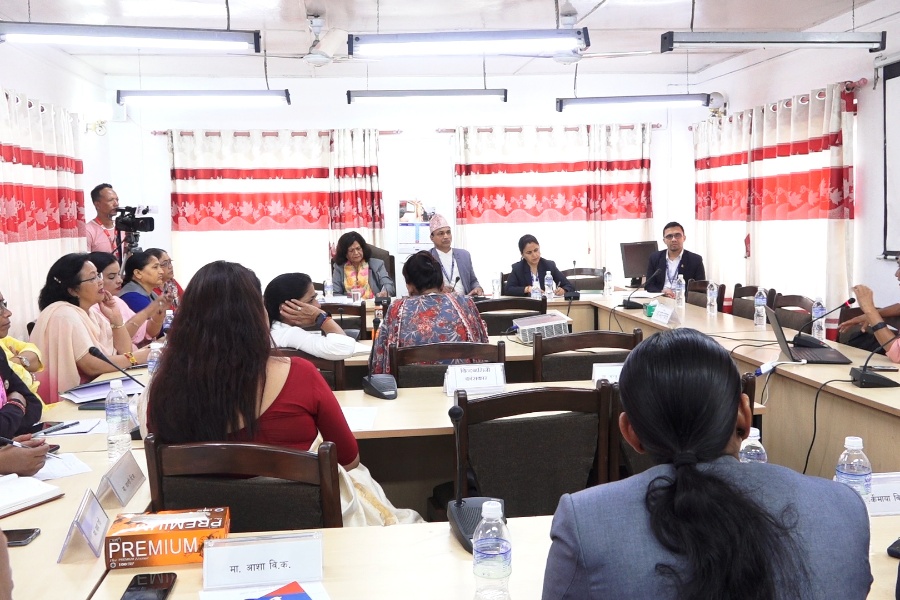 ‘समानुपातिक प्रणाली खारेज गरौँ, महिला–महिलाबीच प्रतिस्पर्धा गर्ने निर्वाचन क्षेत्र निर्धारण गरौँ’