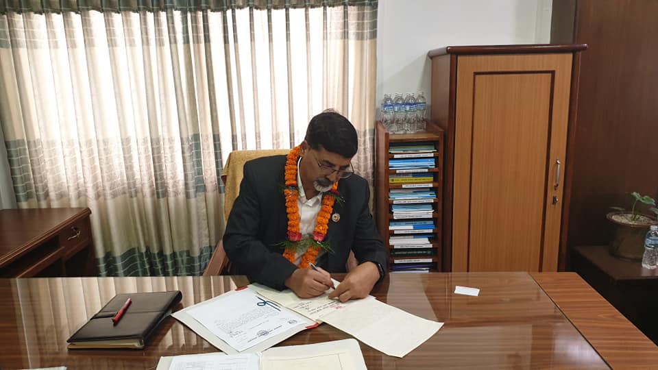 अर्थ मन्त्रालयमा १७ महिना बिताएका जनार्दन शर्मालाई पछ्याइरहने ५ विवाद