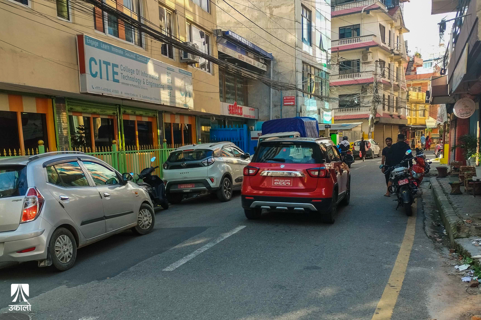 काठमाडौँमा पार्किङको झमेलाः गुडेका सवारीसाधन रोक्ने/राख्ने कहाँ?