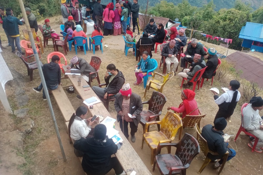 घुम्ती शिविरमार्फत घरदैलोमा गाउँपालिकाको सेवा
