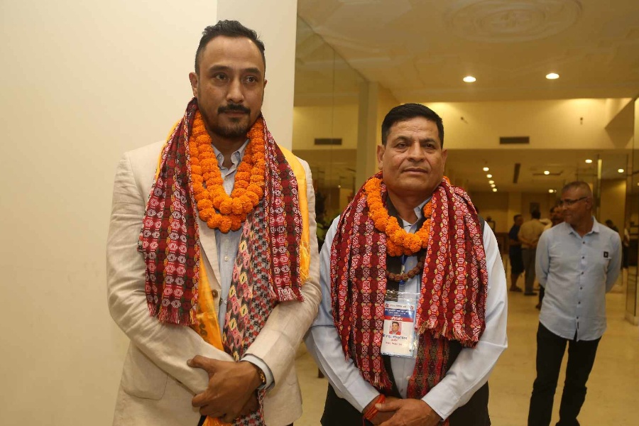 पारसको क्यान यात्रा: चन्दसँग टकराव, चन्दकै समर्थनमा सचिव