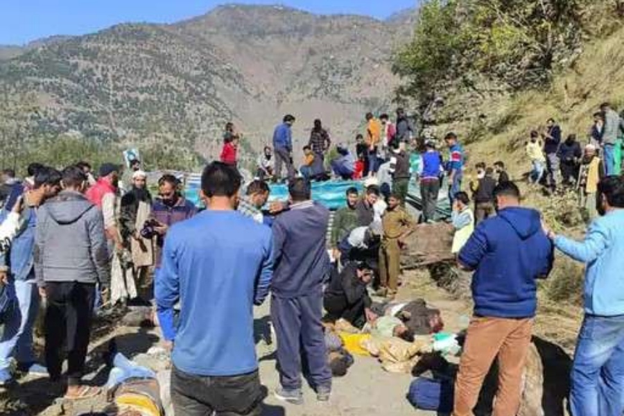 जम्मु–कश्मीरमा बस दुर्घटना हुँदा ३७ यात्रुको मृत्यु, १९ जना घाइते