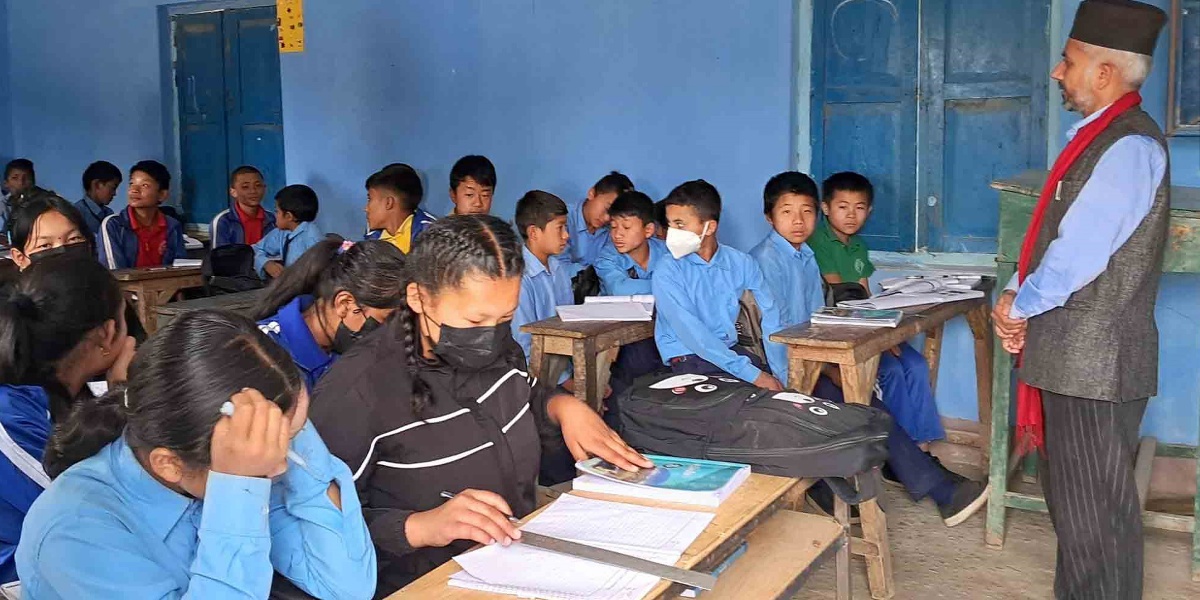 खोटाङका सामुदायिक विद्यालयमा जीवनोपयोगी शिक्षा अभियान