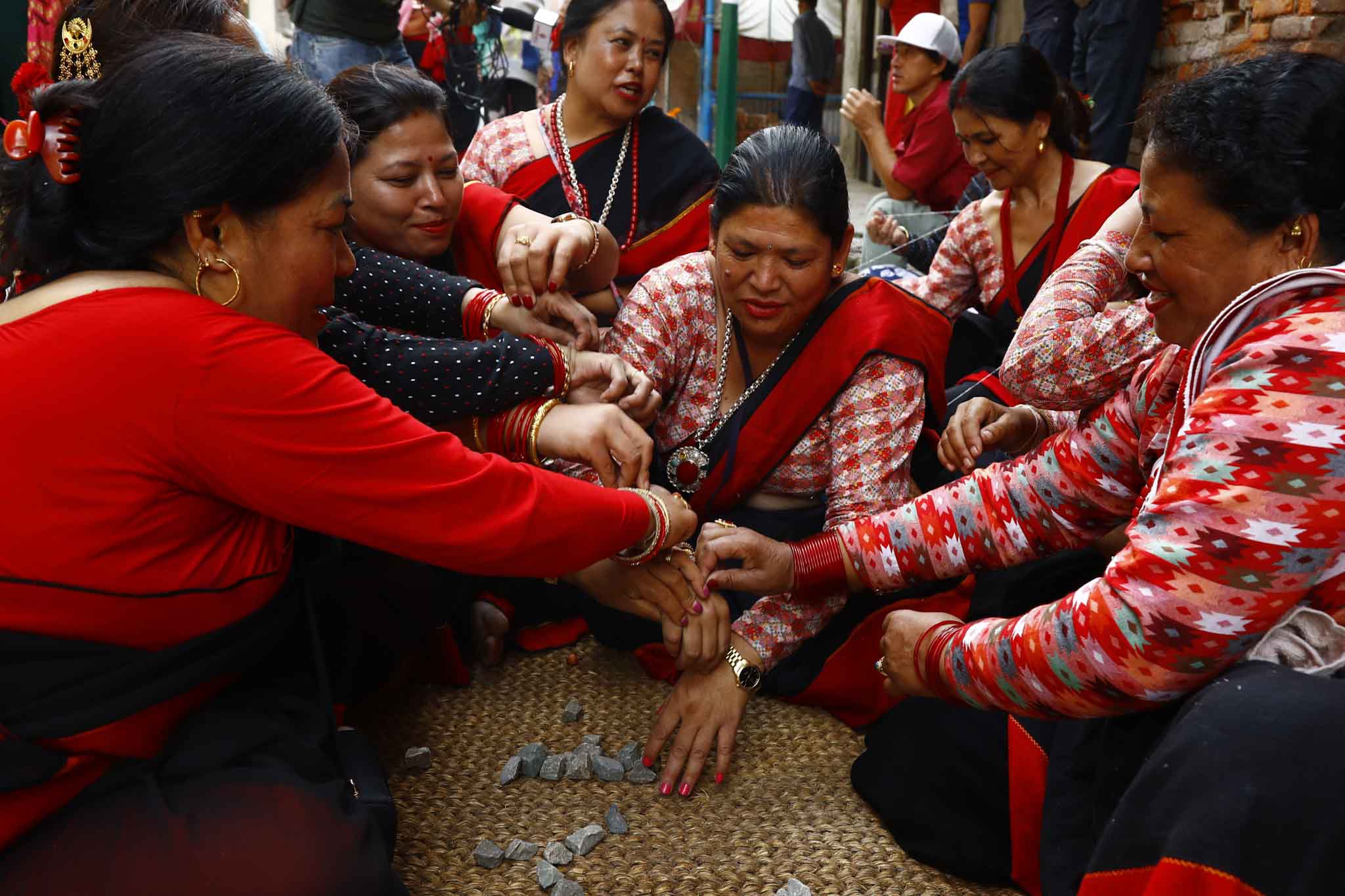 हाँडीगाउँमा पनि मनाइयो इन्द्रजात्रा (भिडियो)