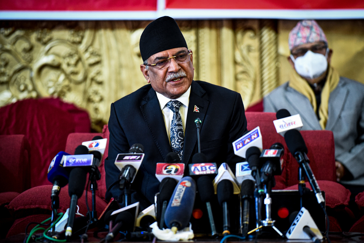 माओवादीलाई निरन्तर ओरालो यात्रामा डोर्‍याउने त्यो उट्पट्याङ!