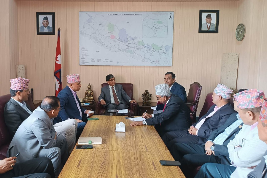 सुदूरपश्चिम सरकारको टोली बजेट माग्दै सिंहदरबारमा