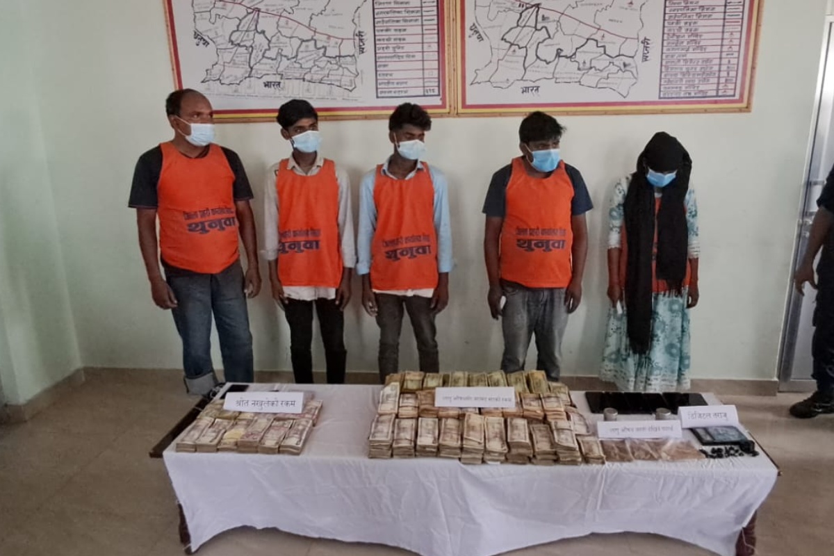 सिरहामा लागुऔषध कारोबार र अवैध रकम ओसारपसारमा संलग्न ५ जना पक्राउ