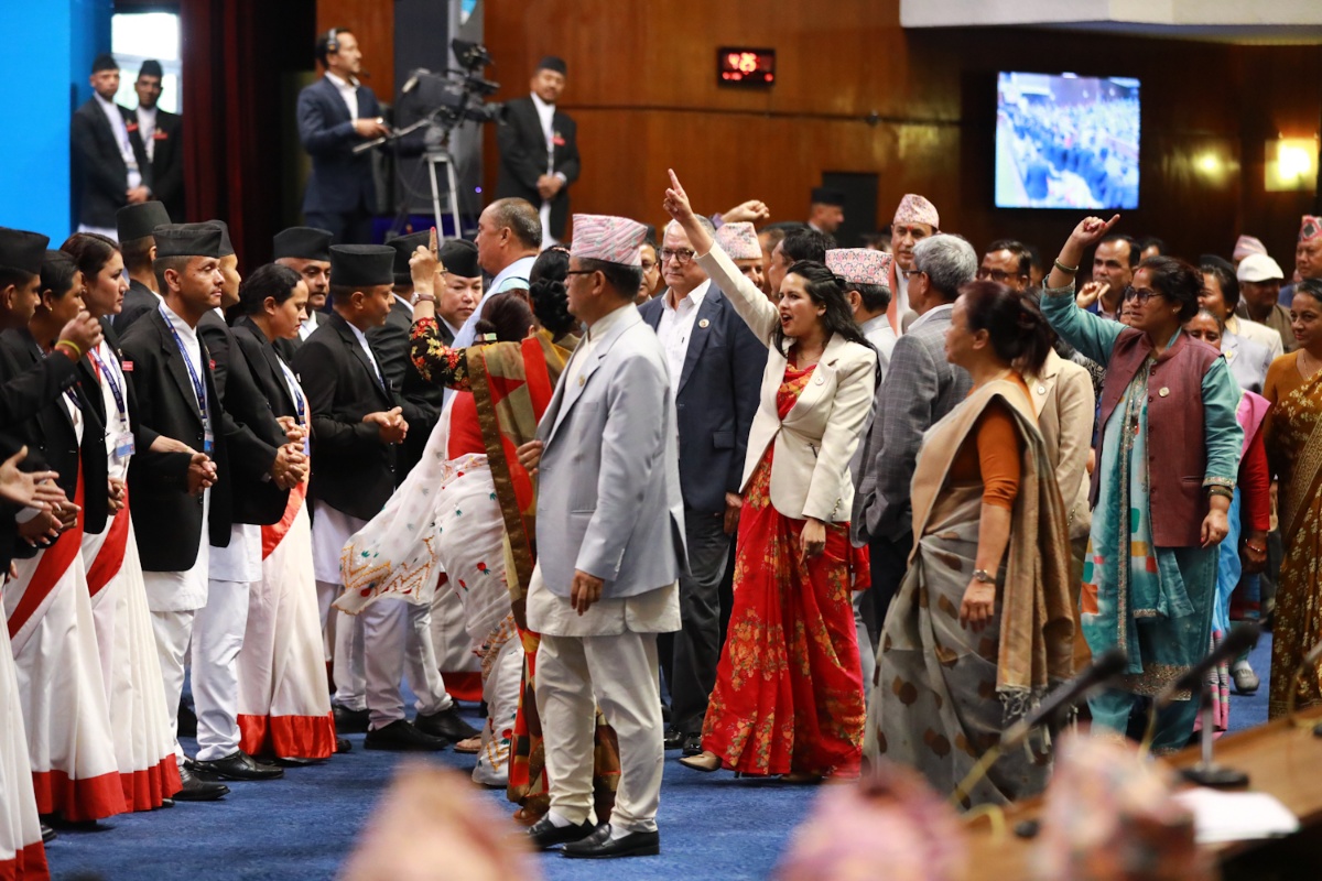 कांग्रेसको विरोधपछि प्रतिनिधिसभाको बैठक १५ मिनेटका लागि स्थगित