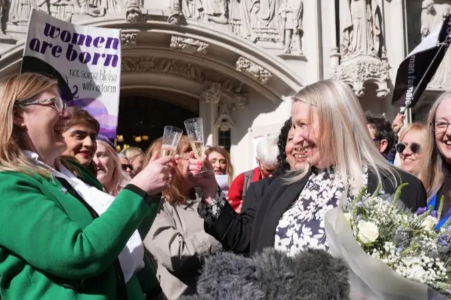 बेलायतमा सर्वोच्च अदालतको फैसला: जन्मदेखि नै महिला भएको व्यक्तिलाई मात्र महिला मानिने