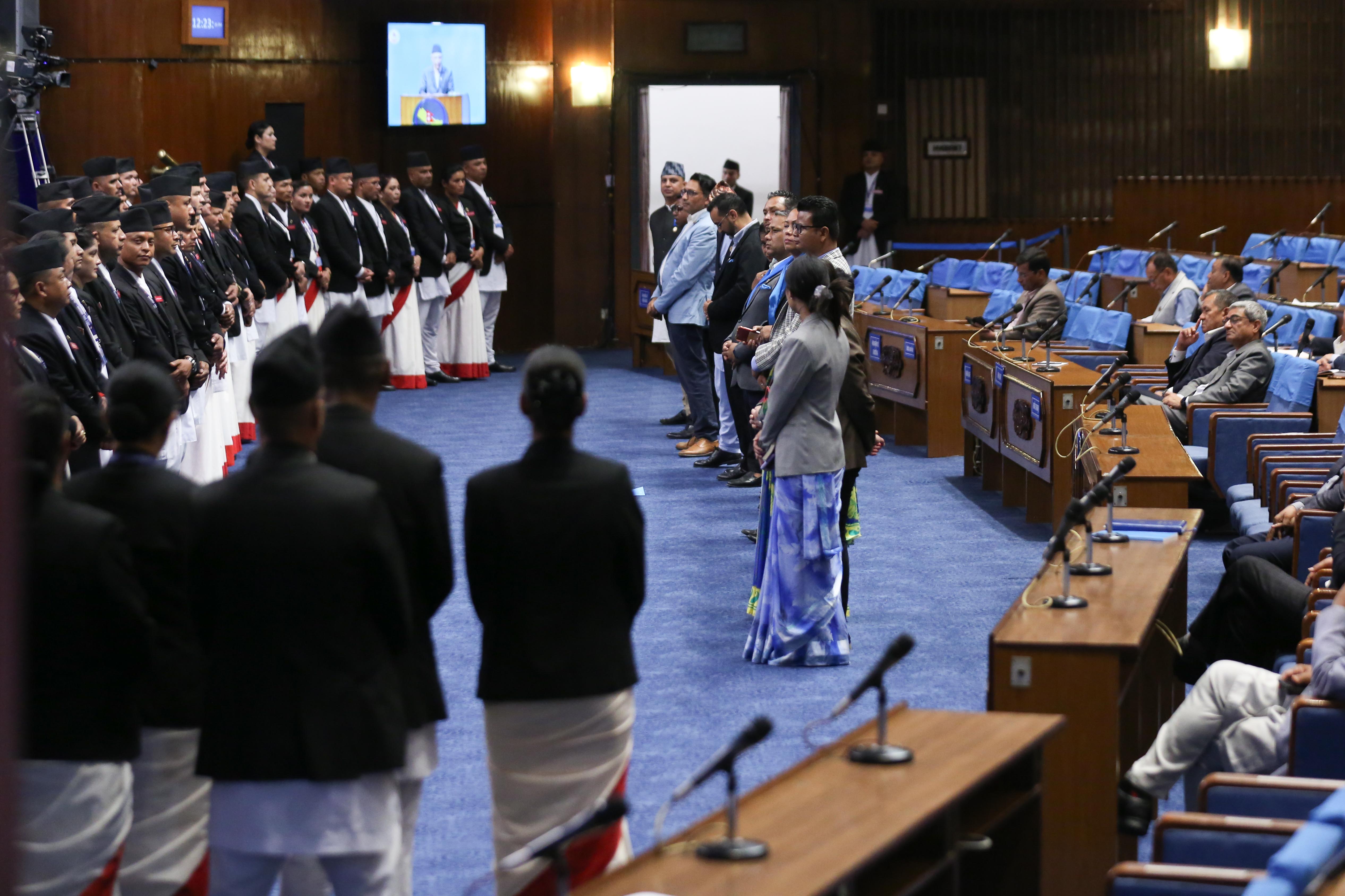 प्रतिनिधिसभमा रास्वपाः प्रतिपक्षीका पालोमा भित्र, सत्तापक्ष बोल्दा बाहिर