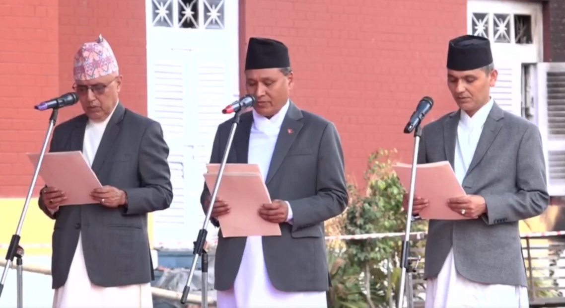 मन्त्रिपरिषद् विस्तारः ३ मन्त्रीले लिए शपथ