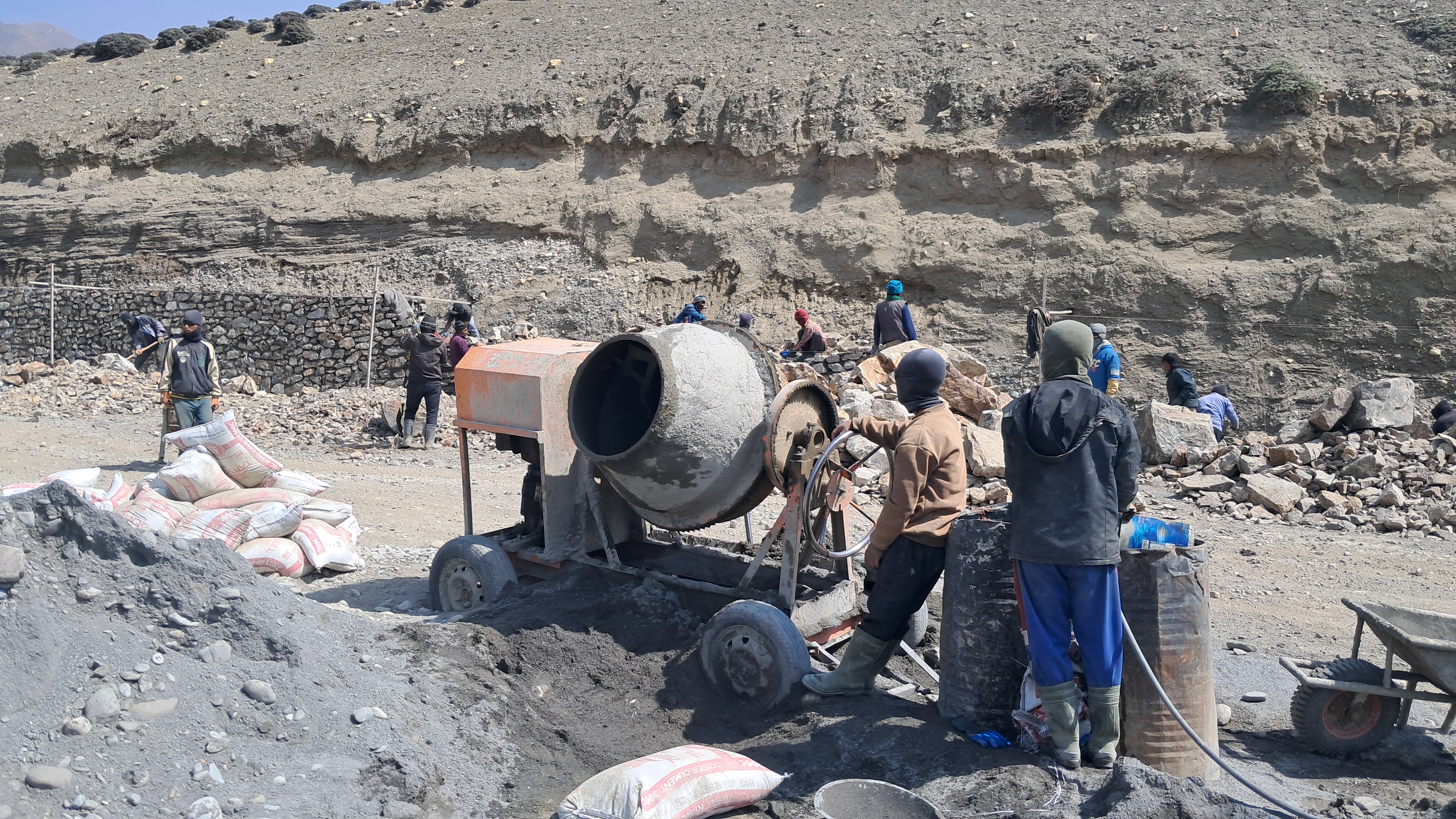 कोरला नाका जोड्ने कागबेनी–छुसाङ सडकखण्डको स्तरोन्नति तीव्र