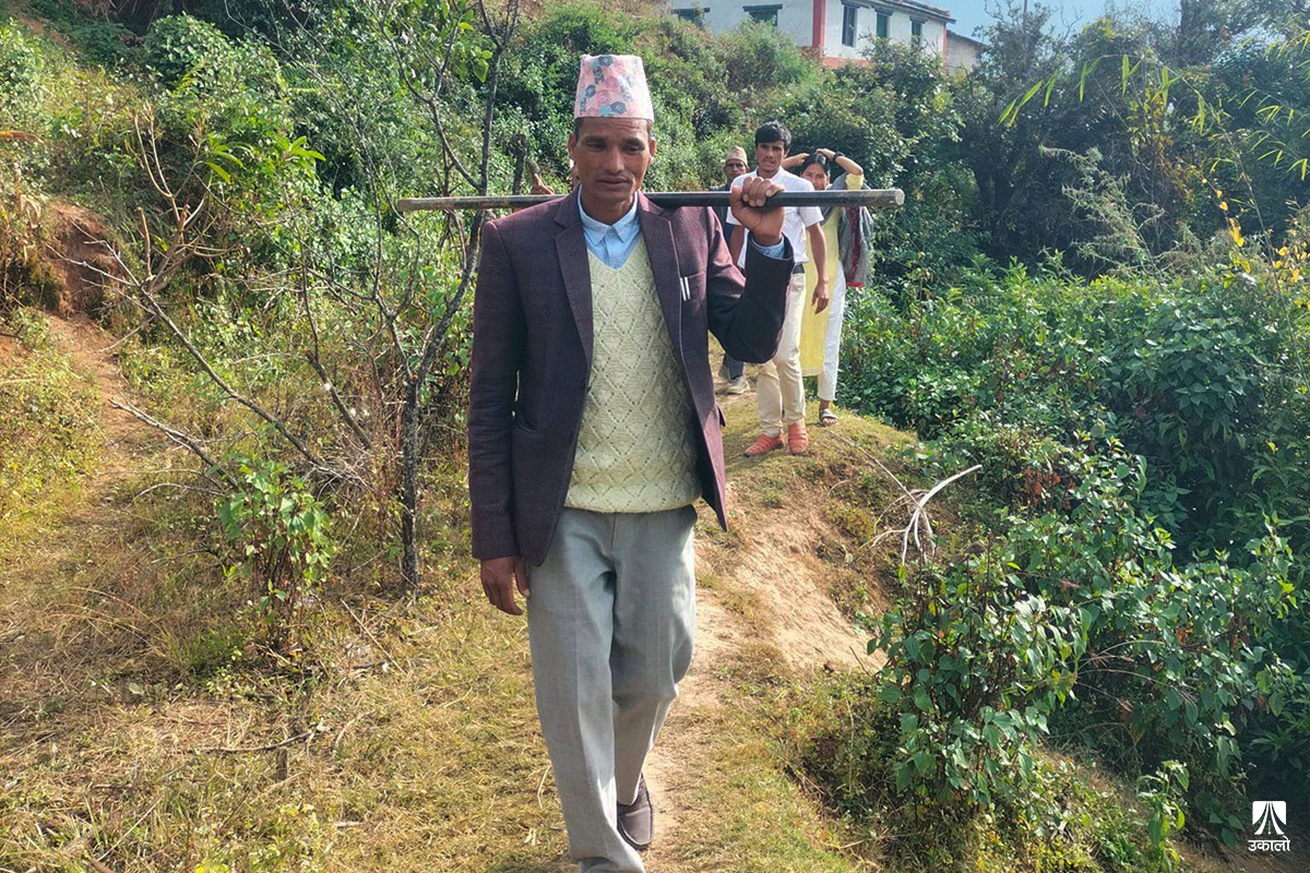 वडाध्यक्षका नमूना काम : भूकम्पपीडितलाई बासको ठेगान, भैँसीलाई सुत्केरी भत्ता