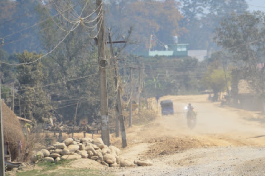 हुलाकी सडकमा ठेकेदारको लापरबाही, कञ्चनपुरमा २ खण्डको निर्माण अलपत्र 
