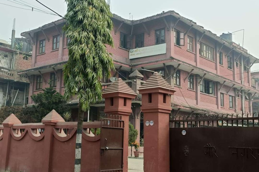 जोखिम बढेपछि गौरमा सडक किनारबाट माटो झिक्न रोक