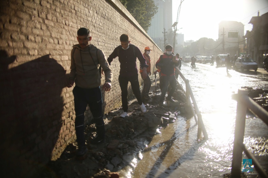 मेलम्ची खानेपानीको पाइप फुट्दा सास्ती